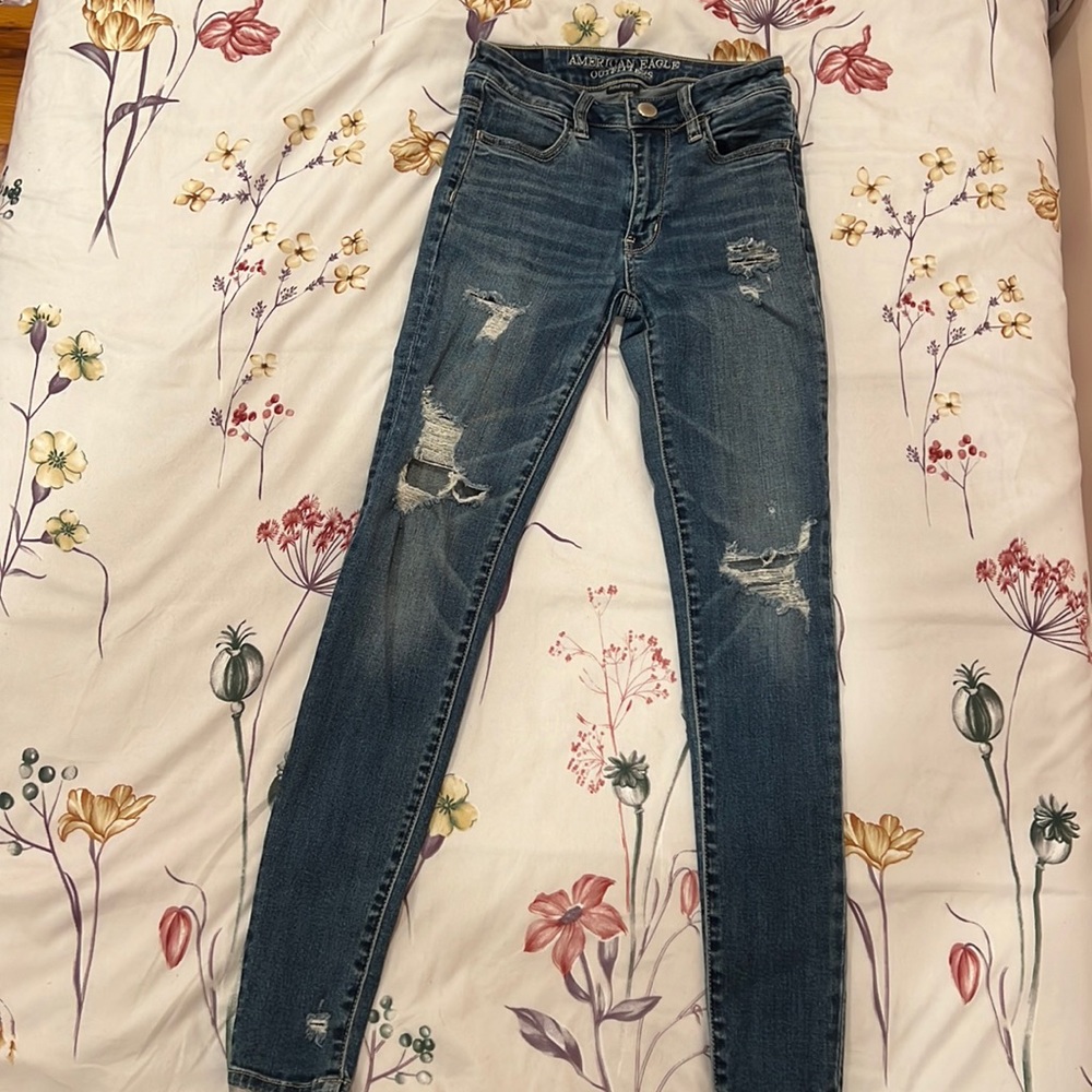 Comfortable ripped skinny jeans